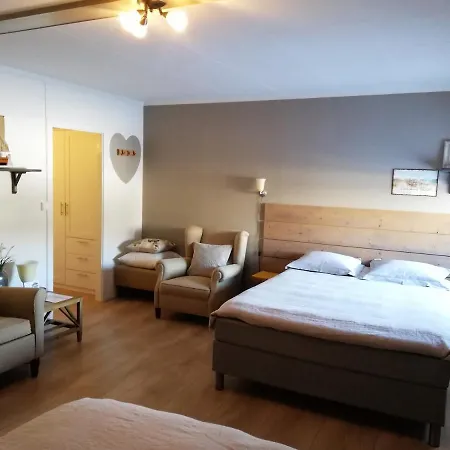 فندق مبيت وإفطار Lovheim 3*